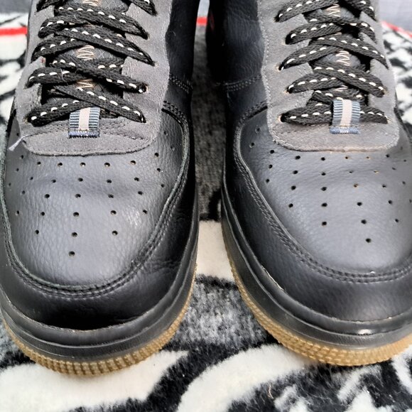 Size 9.5 Men Nike Air Force 1 07 LV8 Black CD0888-001 - Picture 13 of 14